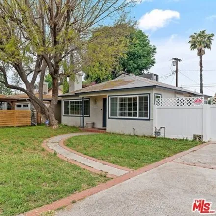 Image 1 - 22471 Clarendon Street, Los Angeles, CA 91367, USA - House for rent