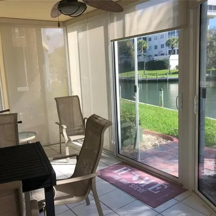 Image 2 - 1324 North Portofino Drive, Siesta Key, FL 34242, USA - Condo for rent