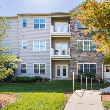 Image 1 - 6715 Pioneer Drive, Lower Macungie Township, PA 18062, USA - Condo for sale