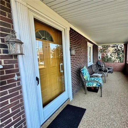 Image 3 - 718 Broadway Street, East McKeesport, Allegheny County, PA 15035, USA - House for sale
