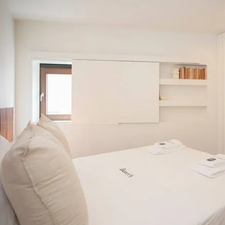 Rent this 1 bed apartment on Vítor Ferraz in Rua de 31 de Janeiro 176, 4000-452 Porto