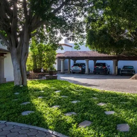 Buy this 4 bed house on Avenida Mesón del Prado in Delegaciön Santa Rosa Jáuregui, 76100 Juriquilla