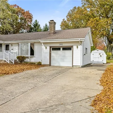 Buy this 3 bed house on 1936 Cover Drive in Boardman, OH 44514