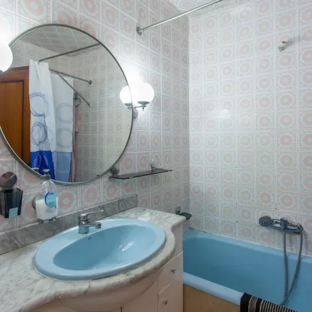 Rent this 5 bed apartment on Neural in Carrer de Guillem de Castro, 46008 Valencia