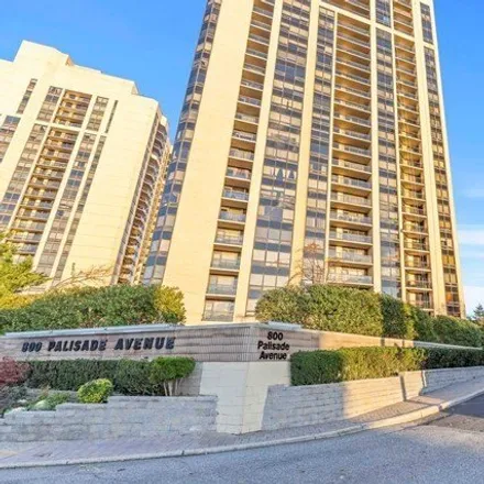 Buy this 2 bed condo on 800 Palisade Avenue in Fort Lee, NJ 07020