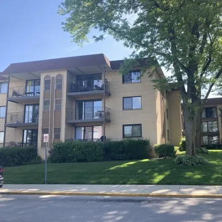 Buy this 1 bed condo on 7658 West Lawrence Avenue in Norridge, IL 60706