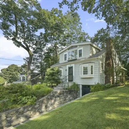 Image 2 - 127 Day Street, Newton, MA 02166, USA - House for sale