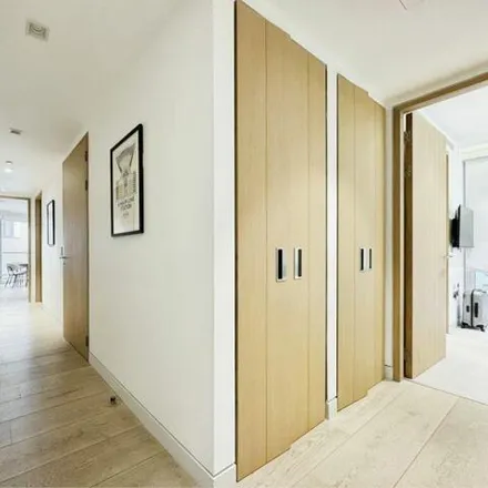 Image 5 - Tudor House, Duchess Walk, London, SE1 2RF, United Kingdom - Apartment for sale