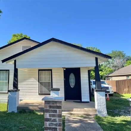 Buy this 2 bed house on 1441 Elmwood Avenue in Fort Worth, TX 76104