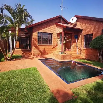 Rent this 3 bed apartment on unnamed road in Montana, Pretoria