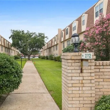 Rent this 2 bed condo on 2716 Whitney Place in Bonnabel Place, Metairie