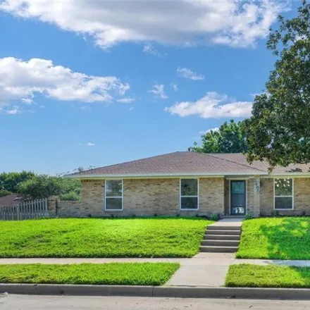 Rent this 4 bed house on 3743 Silverstone Drive in Plano, TX 75023