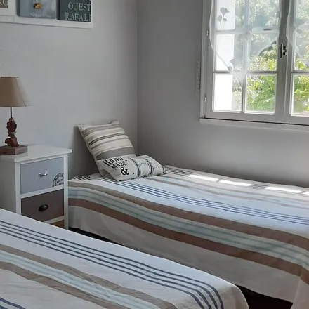 Rent this 4 bed house on 56510 Saint-Pierre-Quiberon