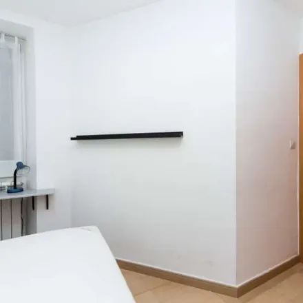 Image 3 - Calle de Francisco Silvela, 83, 28028 Madrid, Spain - Apartment for rent