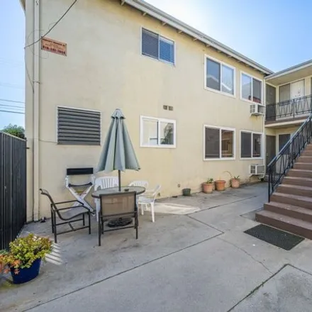Image 6 - Alley 81209, Los Angeles, CA 91423, USA - House for sale