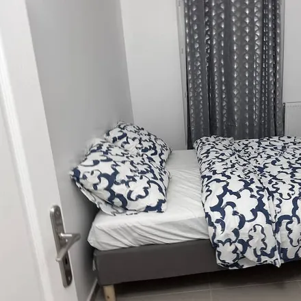 Rent this 3 bed apartment on 94470 Boissy-Saint-Léger