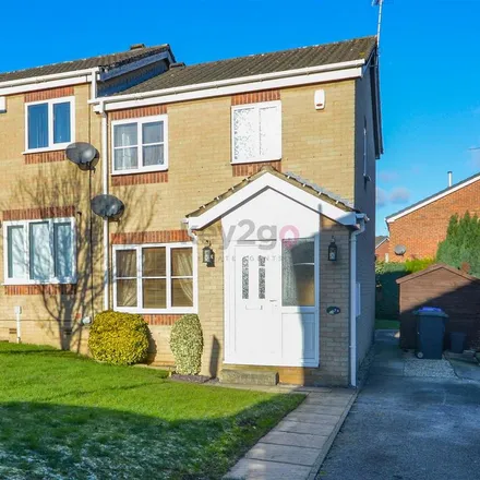 Rent this 3 bed duplex on Meadow Gate Avenue in Sheffield, S20 2PS
