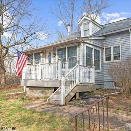 Buy this 3 bed house on 152 Locktown-Flemington Road in Delaware Township, NJ 08822