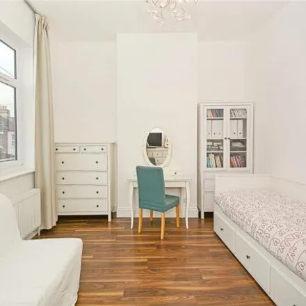 Image 3 - 15 Knox Road, London, E7 9HW, United Kingdom - Apartment for sale