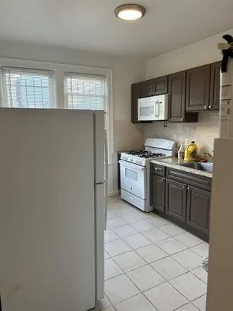 Image 3 - 725 Garfield Avenue, Jersey City, NJ 07305, USA - Apartment for rent