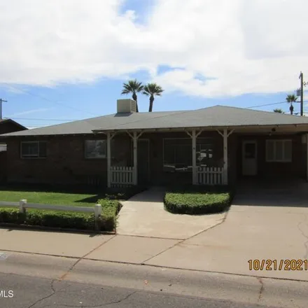 Rent this 3 bed house on 7415 E Holly St in Scottsdale, Arizona