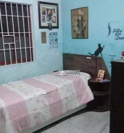 Buy this 3 bed house on Rua Doutor José Carlos de Oliveira in Boqueirão, Praia Grande - SP