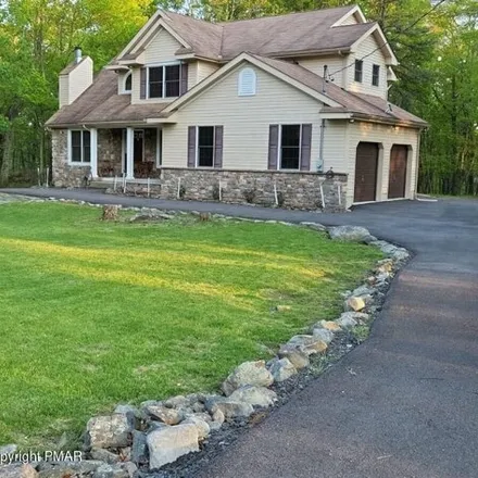 Buy this 4 bed house on 606 Mallard Ln in Bushkill, Pennsylvania