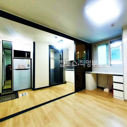 Rent this 1 bed apartment on 서울특별시 관악구 신림동 513-2