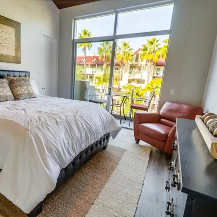Rent this 4 bed house on Coronado