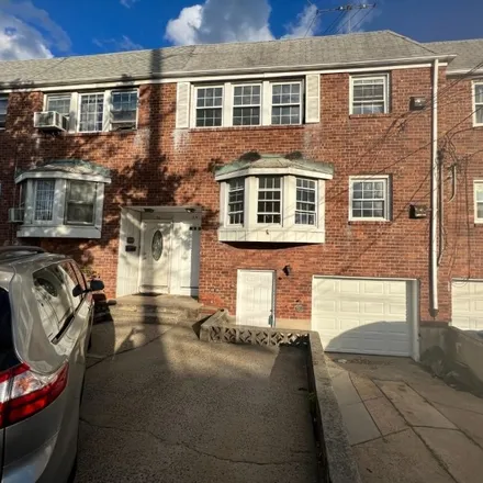 Image 2 - 94 Sycamore Road, Greenville, Jersey City, NJ 07305, USA - Townhouse for sale