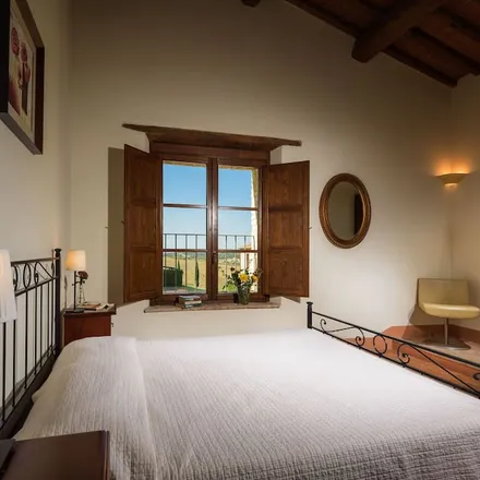 Rent this 2 bed house on San Giovanni d'Asso in L'Alborata, Via della Stazione