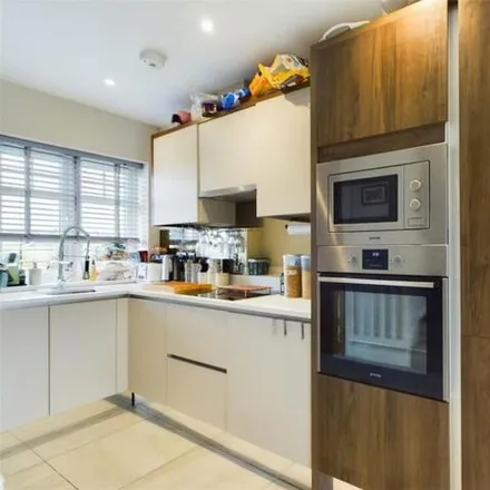 Image 3 - 10 Gilbert Close, Reading, RG7 5FR, United Kingdom - Townhouse for sale
