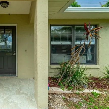 Image 2 - 8328 Brandeis Cir W, Sarasota, Florida, 34243 - House for sale