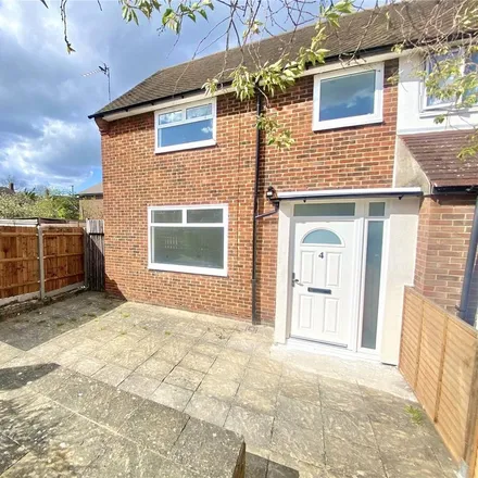 Rent this 3 bed house on 2 Radfield Way in London, DA15 8EB