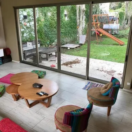 Buy this 3 bed house on Benigno Macías 304 in Adrogué, Argentina