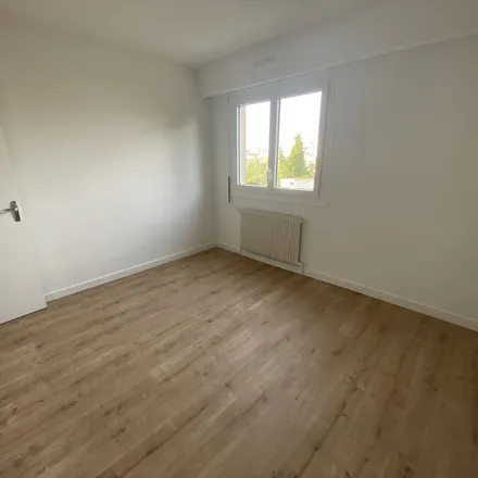 Rent this 3 bed apartment on 34 Impasse Saint-Amand in 33200 Bordeaux, France
