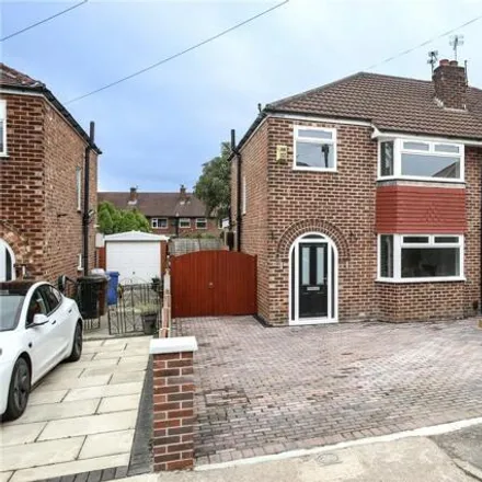 Buy this 3 bed duplex on Waverton Avenue in Stockport, SK4 5JT