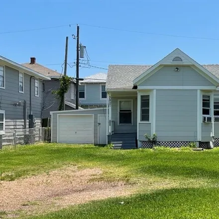 Rent this 2 bed house on 3923 Avenue S in Galveston, TX 77550