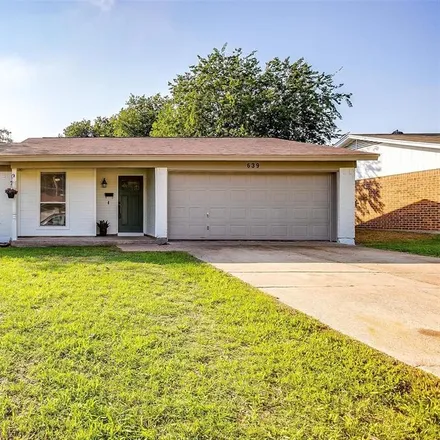 Buy this 3 bed house on 639 Lisa Street in Burleson, TX 76028