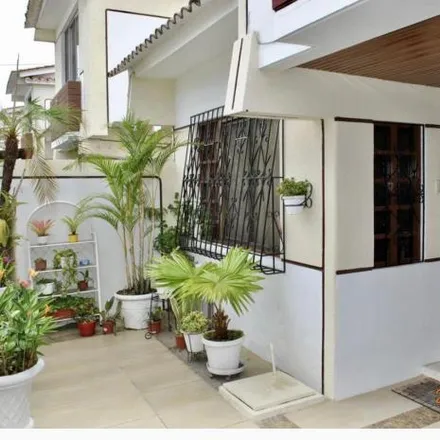 Buy this 5 bed house on 1 Pasaje 2A NE in 090513, Guayaquil
