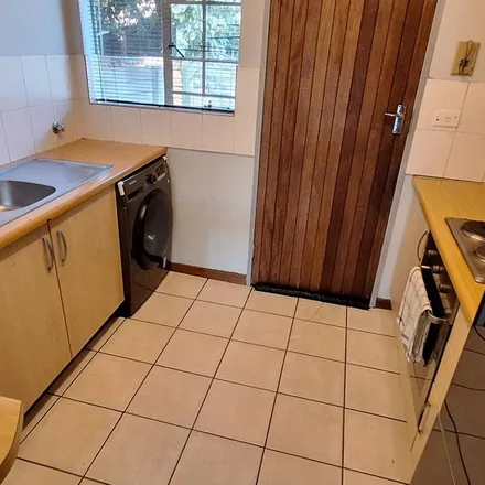 Image 9 - 84 Piet Low Street, Lynnwood Ridge, Gauteng, 0041, South Africa - Apartment for rent