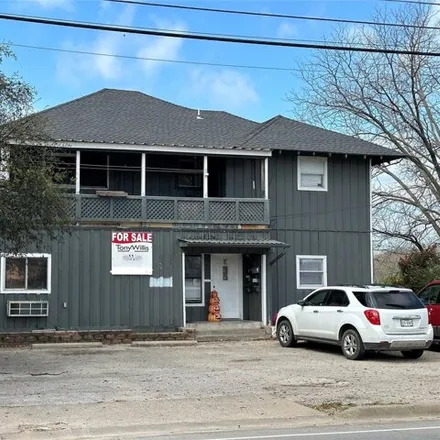 Buy this 1studio house on 1007 North Main Street in Cleburne, TX 76033