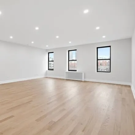 Buy this 3 bed condo on 105 Bennett Avenue in New York, NY 10033