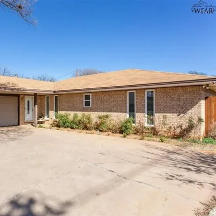 Buy this 3 bed house on 5118 Southwest Parkway in Allendale, Wichita Falls