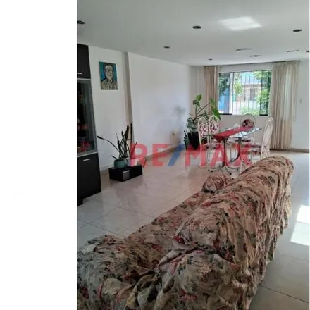 Rent this 4 bed apartment on Adolfo Rivera in San Juan de Miraflores, Lima Metropolitan Area 15801