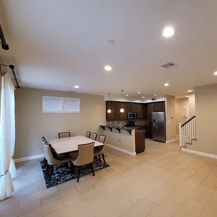 Image 4 - 21299 Ingomar Street, Los Angeles, CA 91304, USA - Townhouse for rent