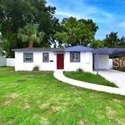 Rent this 3 bed house on Fairbanks Avenue in Fairview Shores, Orange County