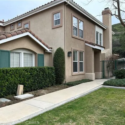 Rent this 2 bed condo on 586 Fenwick Way in Simi Valley, CA 93065