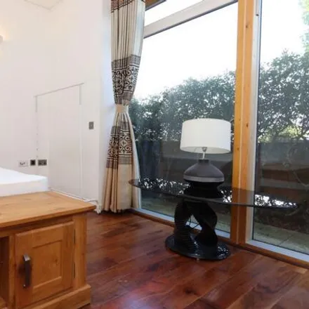 Rent this studio house on The Ecology Park Gatehouse in Mudlarks Boulevard, London