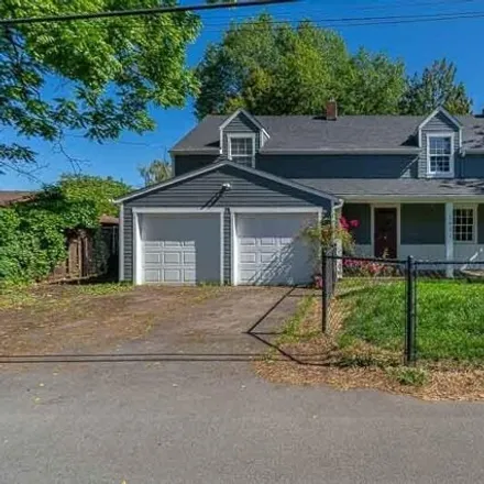 Buy this 3 bed house on 3053 Sunnyview Road Northeast in Salem, OR 97301